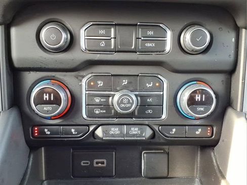 Used 2023 Chevrolet Tahoe LT w/ Luxury Package AWD/4WD image 22