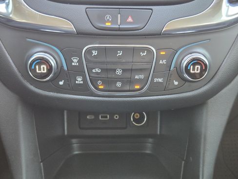Used 2022 Chevrolet Equinox LT FWD image 15