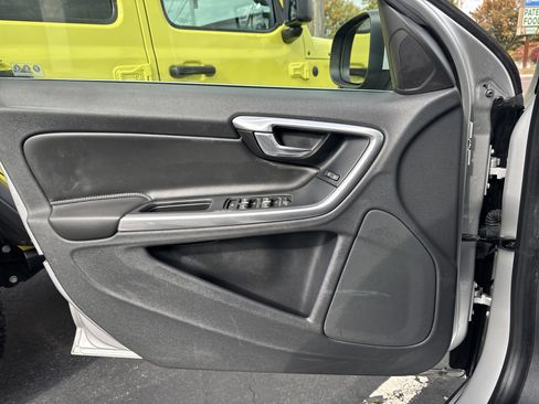 Used 2017 Volvo S60 T5 Inscription w/ Convenience Package image 25