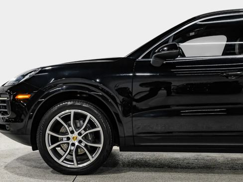 Used 2019 Porsche Cayenne Sport Utility 4D image 10