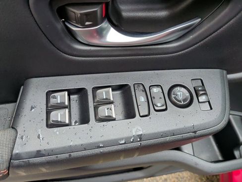 Used 2025 Honda Pilot Sport image 13