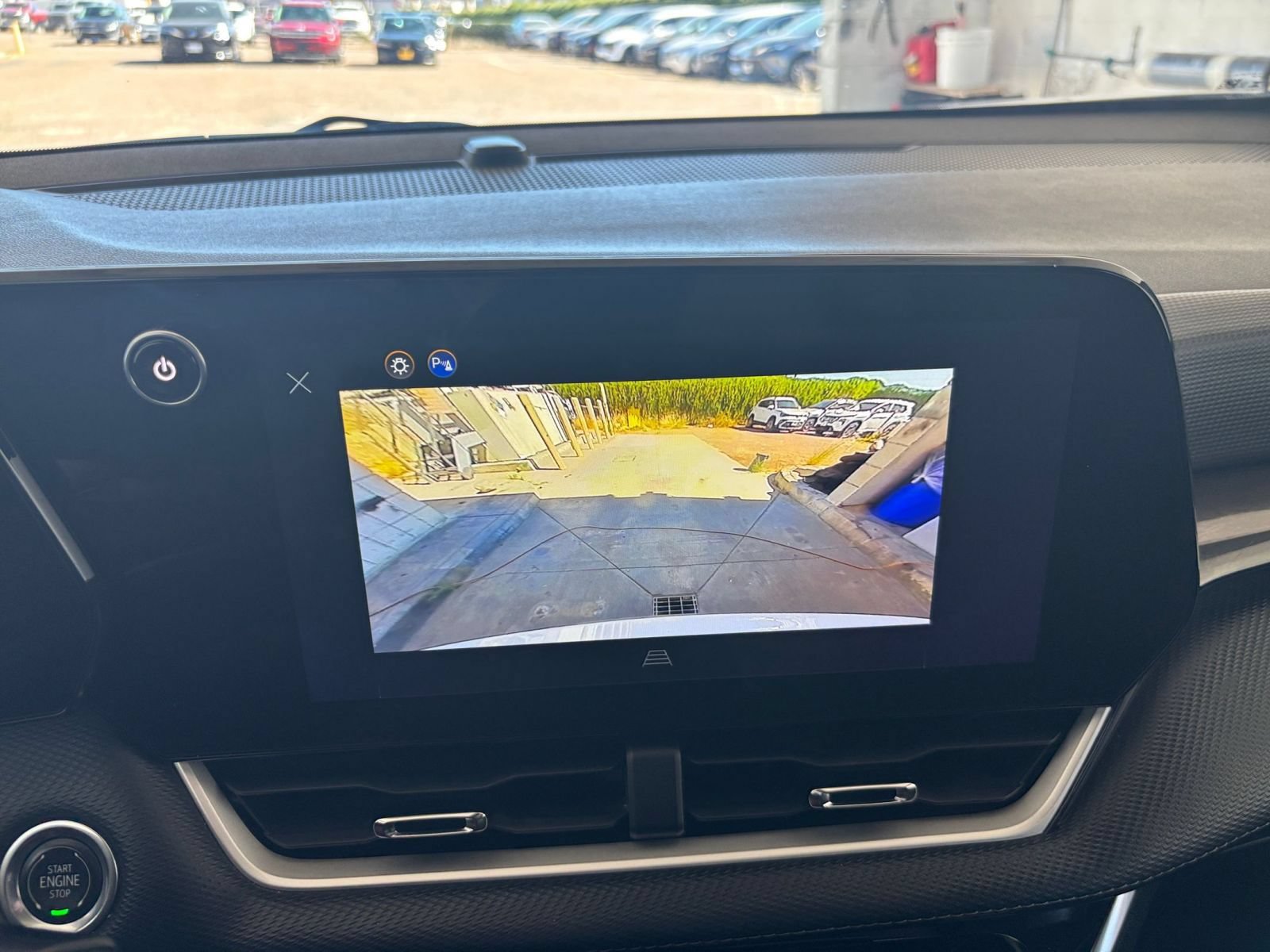Used 2025 Chevrolet Equinox LT FWD image 22