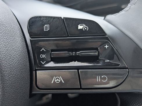 Used 2025 Hyundai Elantra Sport image 29