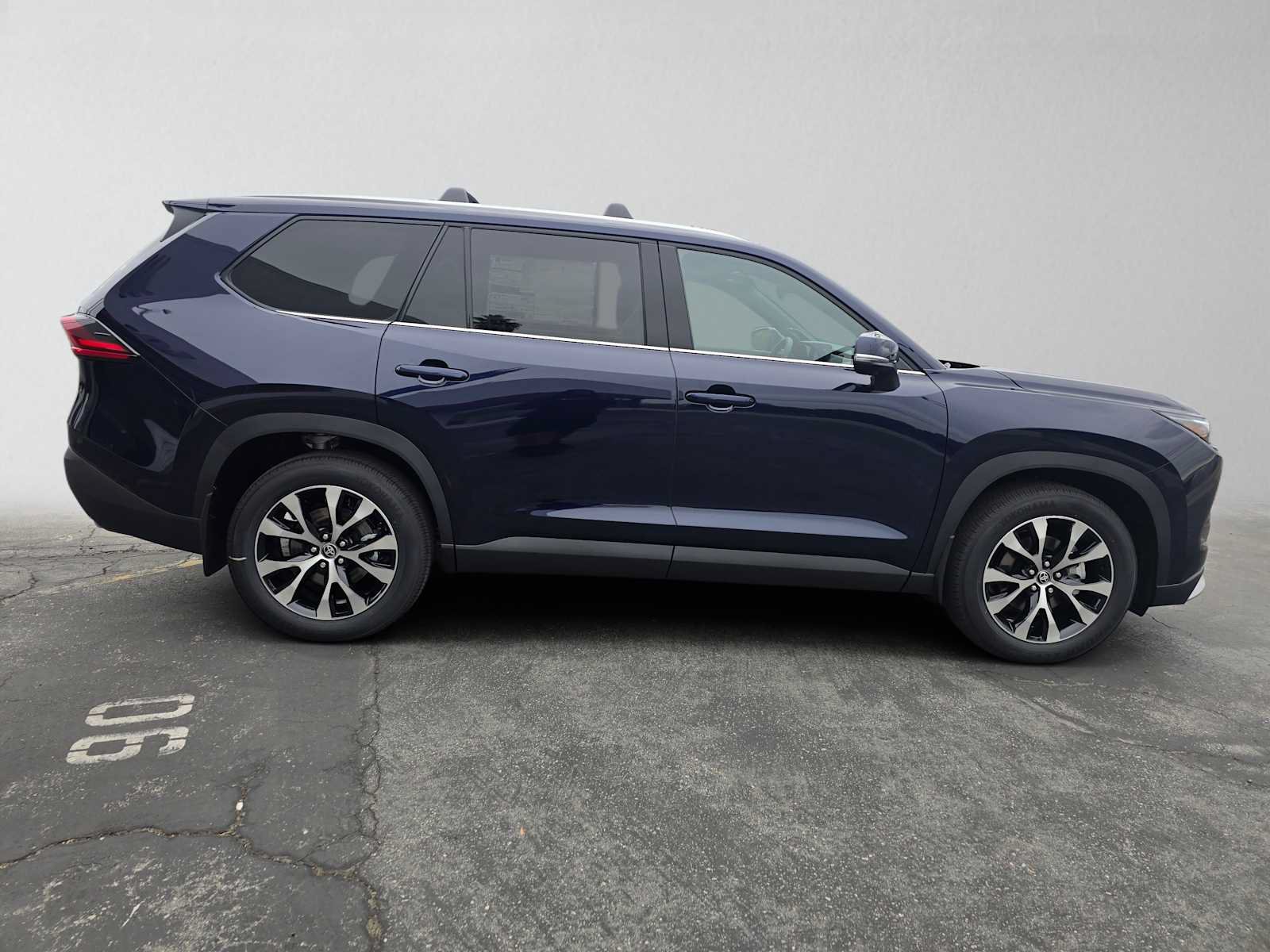 New 2026 Toyota Grand Highlander AWD Hybrid image 2