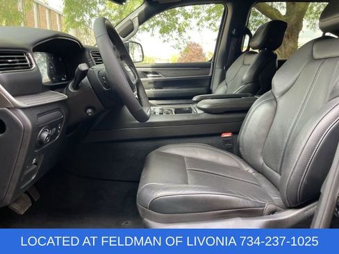 Used 2023 Jeep Wagoneer Series III w/ Preferred Equipment Group image 19