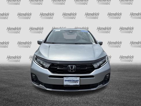Used 2025 Honda Odyssey Touring image 3