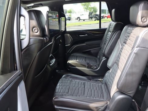 Used 2023 Cadillac Escalade Sport Platinum w/ LPO, ONYX Package AWD/4WD image 51