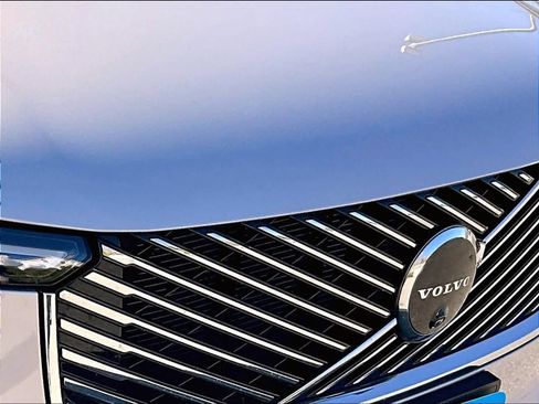 Used 2025 Volvo XC90 B6 Plus image 33