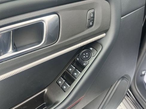 Used 2025 Ford Explorer ST-Line image 17