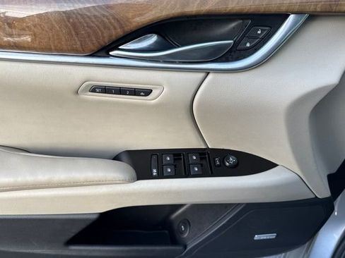 Used 2018 Cadillac XTS Luxury image 15