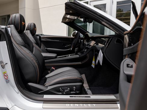 New 2025 Bentley Continental GTC image 29