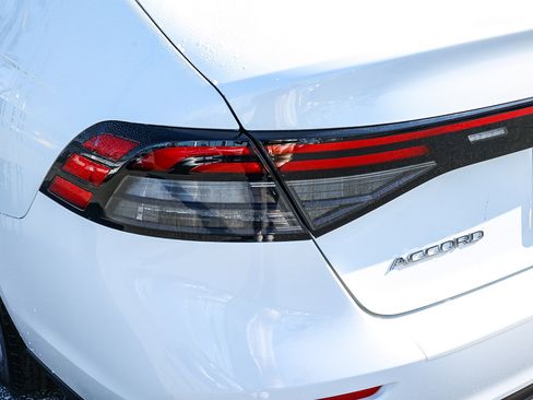 Used 2024 Honda Accord EX image 11