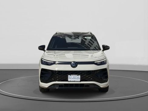 New 2026 Volkswagen Tiguan SE R-Line FWD image 2