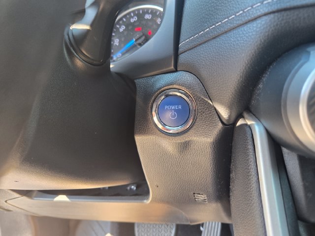 Used 2021 Toyota RAV4 XLE AWD/4WD image 17