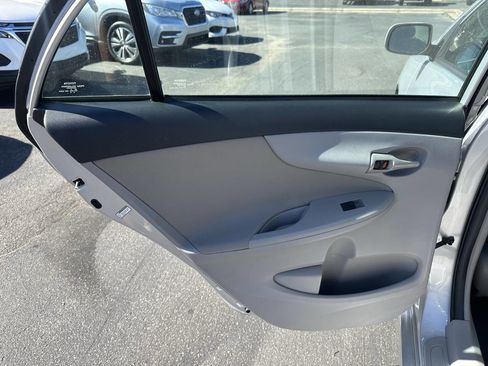 Used 2013 Toyota Corolla L image 12