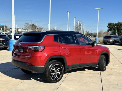Used 2025 Jeep Compass Limited image 25