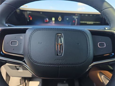 New 2026 Lincoln Nautilus Reserve AWD/4WD image 21