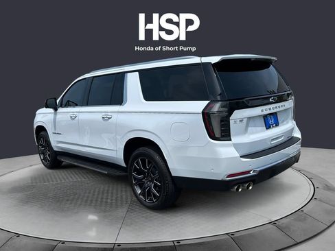 Used 2026 Chevrolet Suburban Premier AWD/4WD image 3