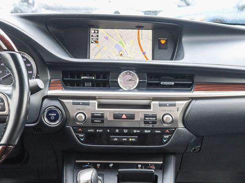 Used 2017 Lexus ES 300h ES 300h image 14