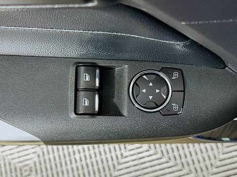 Used 2017 Ford Mustang GT Premium w/ Equipment Group 401A RWD image 22