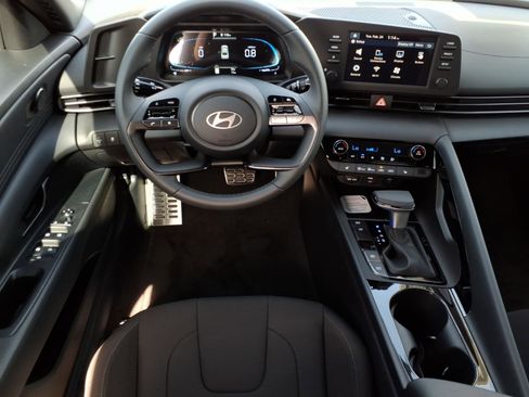 New 2026 Hyundai Elantra SEL Sport FWD image 9