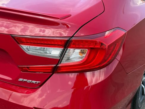 Used 2018 Honda Accord Sport image 8