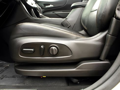 Used 2019 Chevrolet Equinox Premier image 16