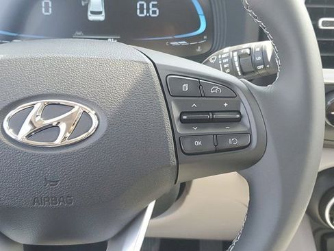 Certified 2025 Hyundai Venue SEL image 24