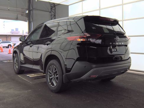 Used 2023 Nissan Rogue S FWD image 6