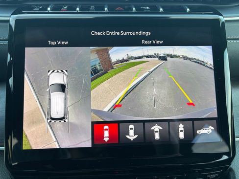 Used 2024 Jeep Grand Cherokee Limited w/ Luxury Tech Group II image 23