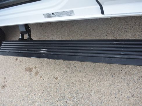 Used 2022 RAM 3500 Limited AWD/4WD image 16
