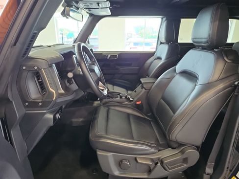 Used 2025 Ford Bronco Badlands w/ Sasquatch Package AWD/4WD image 14