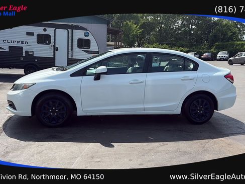 Used 2013 Honda Civic LX image 2