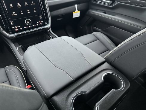 New 2026 GMC Yukon XL Elevation image 20