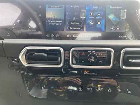 New 2026 Nissan Sentra SV w/ SV Convenience Package FWD image 14