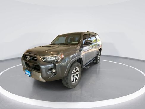 Used 2023 Toyota 4Runner TRD Off-Road Premium w/ Moonroof Package AWD/4WD image 4