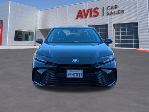 Used 2025 Toyota Camry LE image 2