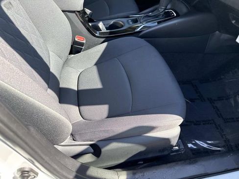 Used 2022 Toyota Corolla LE FWD image 10