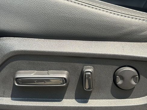 Certified 2025 Honda Pilot EX-L image 13