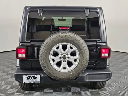 Used 2021 Jeep Wrangler Islander image 4