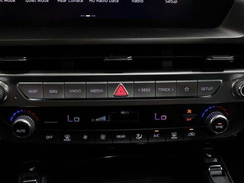 Used 2025 Kia Telluride S FWD image 27