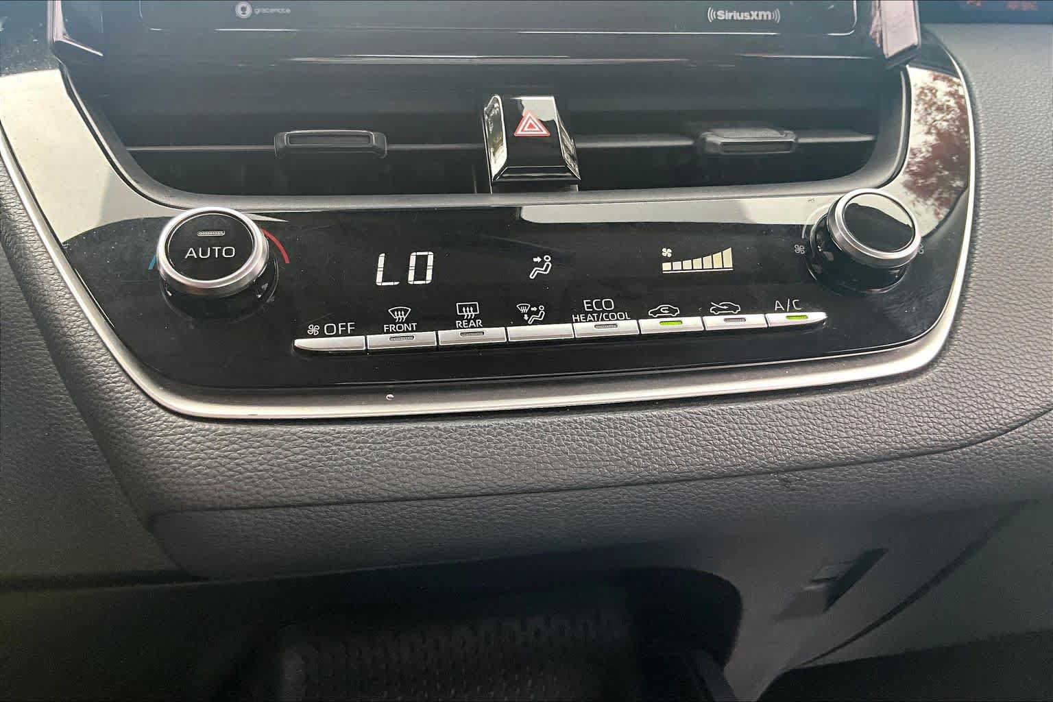 Used 2022 Toyota Corolla LE FWD image 34