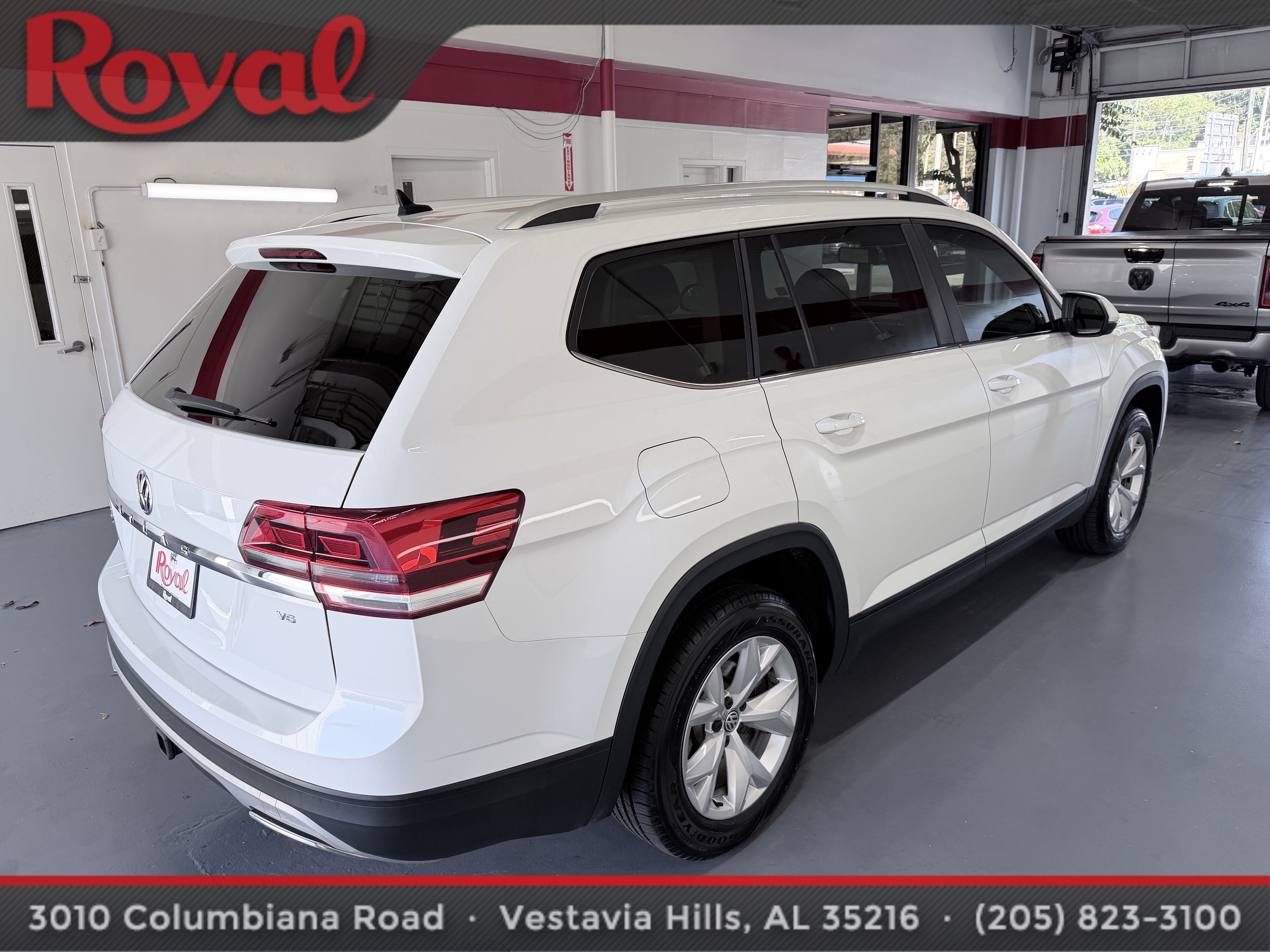 Used 2019 Volkswagen Atlas SE w/ Towing Package FWD image 4
