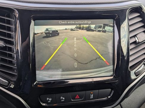 Used 2021 Jeep Cherokee Limited AWD/4WD image 15