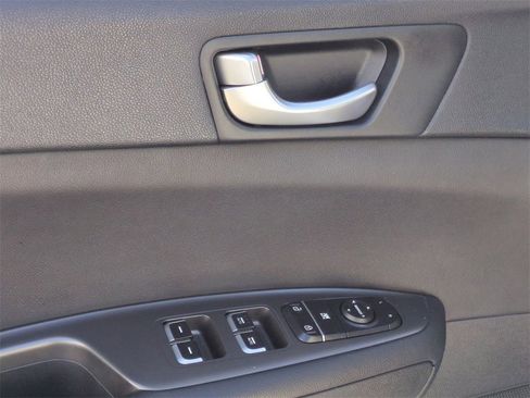 Used 2020 Kia Optima S image 22