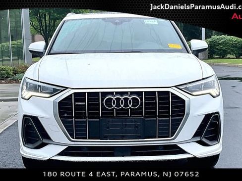 Used 2019 Audi Q3 2.0T Premium Plus w/ Premium Plus Package AWD/4WD image 3