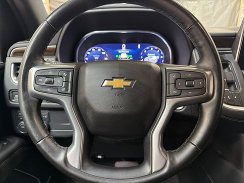 Used 2023 Chevrolet Suburban Premier AWD/4WD image 18