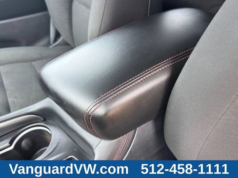 Used 2025 Dodge Durango GT RWD image 14
