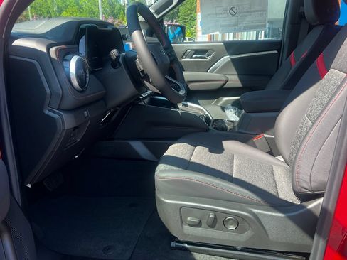 New 2026 Chevrolet Colorado Z71 w/ Technology Package AWD/4WD image 11