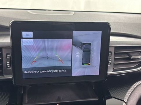 Used 2023 Ford Explorer ST-Line w/ Class IV Trailer Tow Package image 27